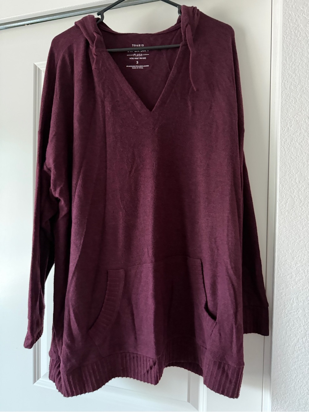 torrid V-Neck Hooded Sweater in Burgundy